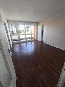 For rent Apartment CHAUMONT  52