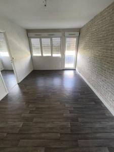 For rent Apartment CHAUMONT  52