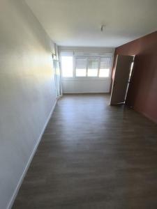 For rent Apartment CHAUMONT  52