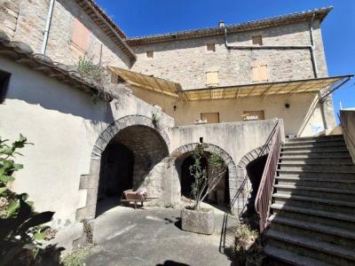 Vente Maison 6 pi�ces VANS 07140