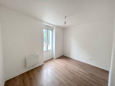 For rent Apartment ROANNE 