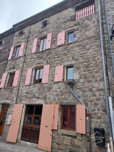 Vente Maison 8 pi�ces MONTPEZAT-SOUS-BAUZON 07560