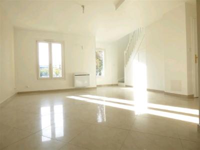 For rent Apartment SURVILLIERS 