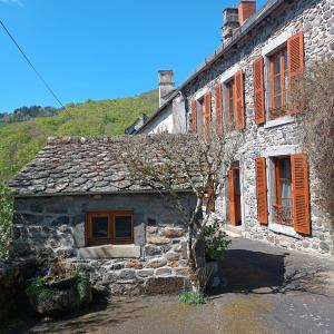 Vente Maison 5 pi�ces PEYRUSSE 15170