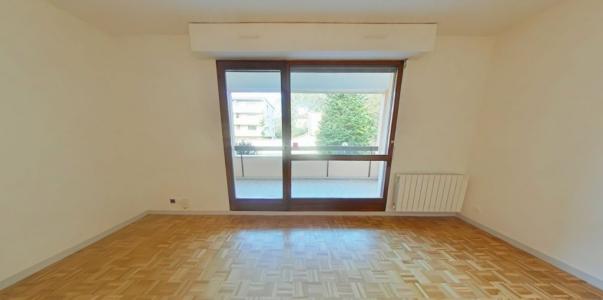 Location Appartement SAINT-GENIS-LAVAL  69