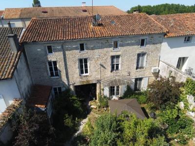 Vente Maison 7 pi�ces AIGRE 16140