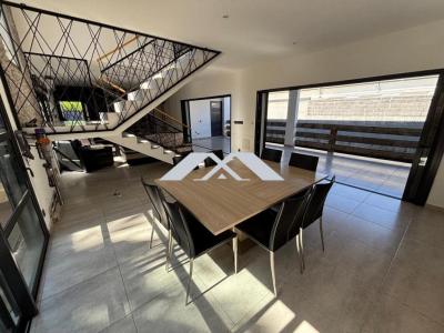 Vente Maison 8 pièces SAINT-PIERRE 97410