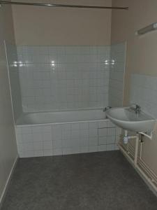 Location Maison SAVIGNE-SUR-LATHAN 