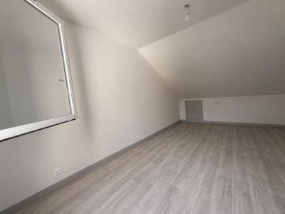 For rent Apartment COTEAU 