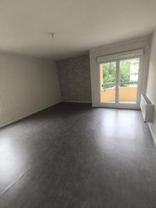 For rent Apartment CHAUMONT  52