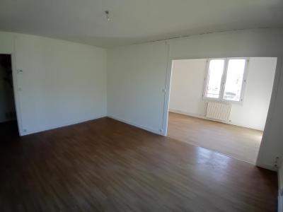 For rent Apartment VOUZIERS 
