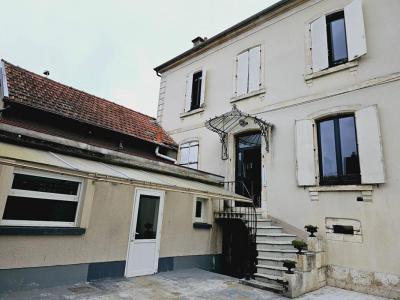 Vente Maison 9 pi�ces SAINT-DOULCHARD 18230