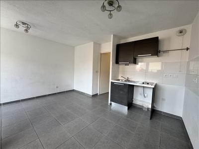 Location Appartement TOULON 83100