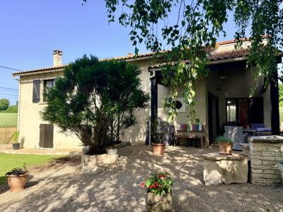 Vente Maison 5 pi�ces RUFFEC 16700