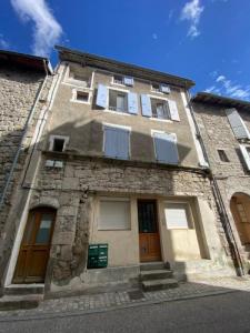 Location Appartement 4 pièces MONTPEZAT-SOUS-BAUZON 07560