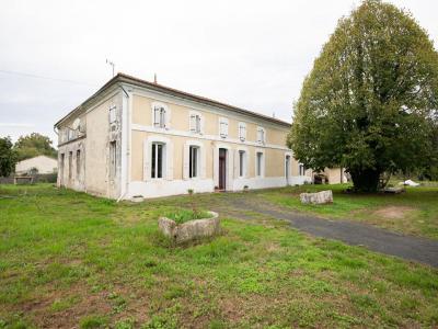 Vente Maison 7 pi�ces PLASSAC 17240