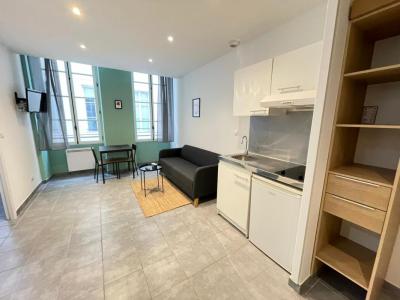 Location Appartement 2 pièces MARSEILLE-2EME-ARRONDISSEMENT 13002