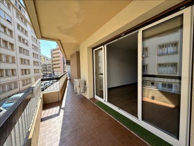 For rent Apartment TOULON  83