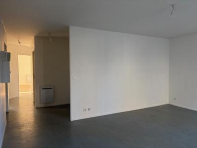 Location Appartement CHATRE 