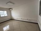 Louer Bureau 77 m2 Saint-denis