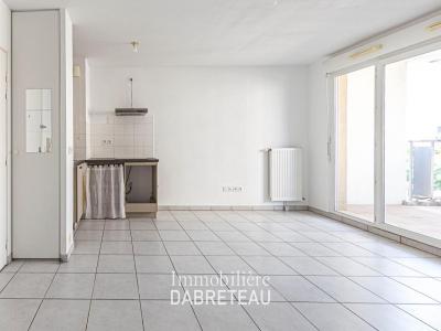 Vente Appartement 3 pièces LYON-8EME-ARRONDISSEMENT 69008