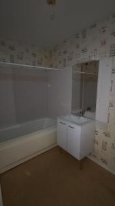 Location Appartement 4 pi�ces SAINT-TRIVIER-SUR-MOIGNANS 01990