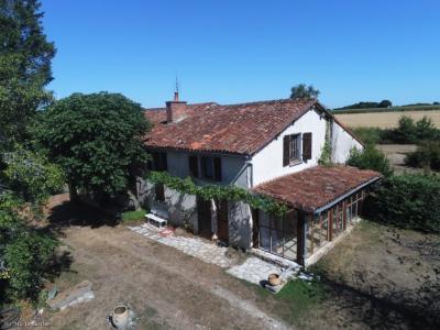 Vente Maison 5 pi�ces CHAMPAGNE-MOUTON 16350