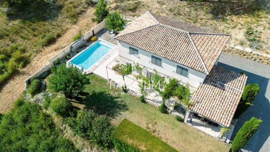 Vente Maison 5 pi�ces AIGLUN 04510