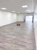 Louer Local commercial 256 m2 Garde
