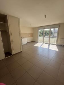 Location Appartement 2 pièces SAINT-JULIEN-LES-VILLAS 10800