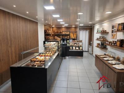 Vente Local commercial CUERS 83390