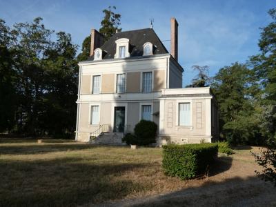 For sale Prestigious house VILLELOIN-COULANGE  37