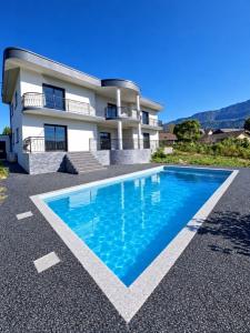 Vente Maison 8 pi�ces CHAMBERY 73000