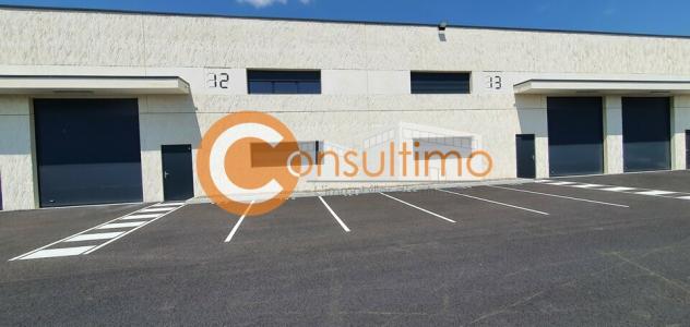 Location Commerce IZON 33450