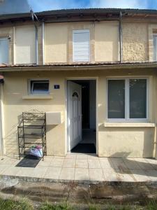 For rent House SAINT-YZAN-DE-SOUDIAC  33