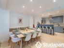 Louer Appartement 202 m2 Paris-18eme-arrondissement