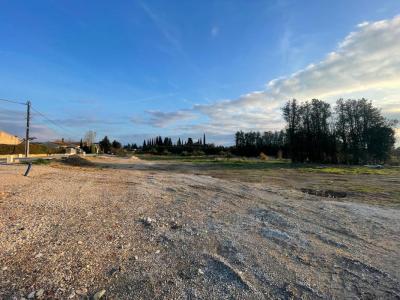 For sale Land JONQUIERES  84