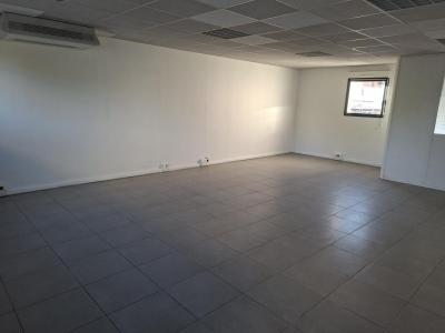 For rent Commerce AVIGNON  84